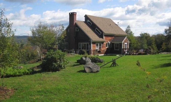 Jacksonville Cabin | A post and beam home in a private setting with wonderful mountain views. n