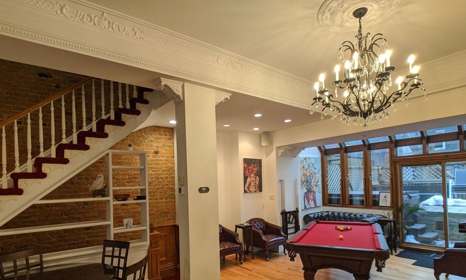 Shaughnessy Village House | A private house in the center of the city center