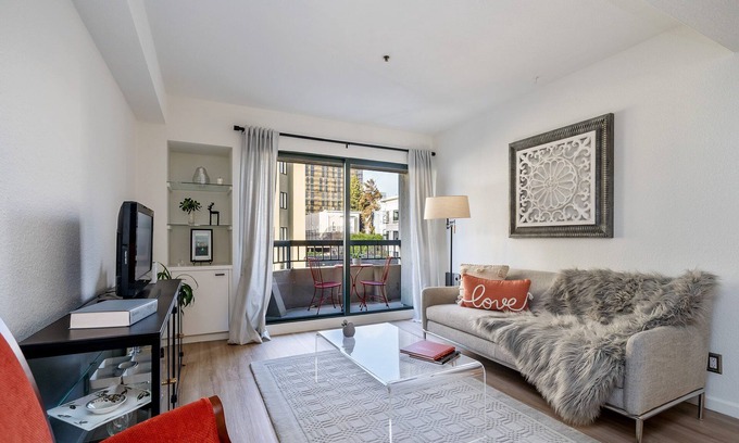 Civic Center Condo | A real gem in the Heart of San Francisco