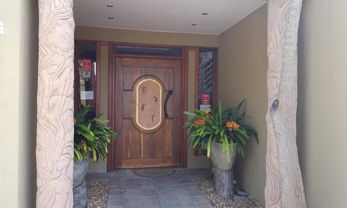 West Beach House | A REAL HOME AWAY FROM HOME EXPERIENCE.