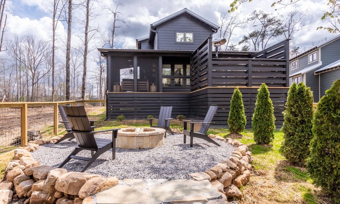 Tracy City Cabin | A Restful, Modern Tiny B’nB Nestled into the Cumberland Plateau
