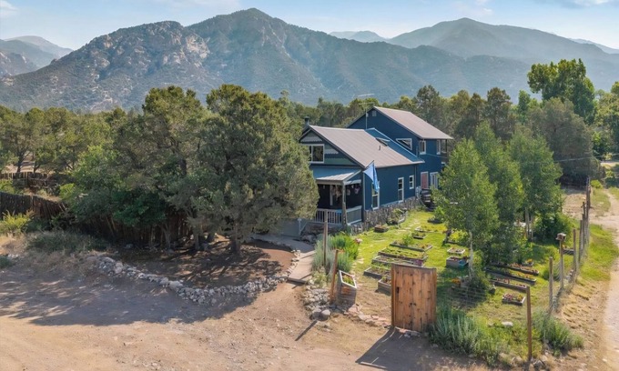 Crestone House | A Serene 4-Bedroom Mountain Haven