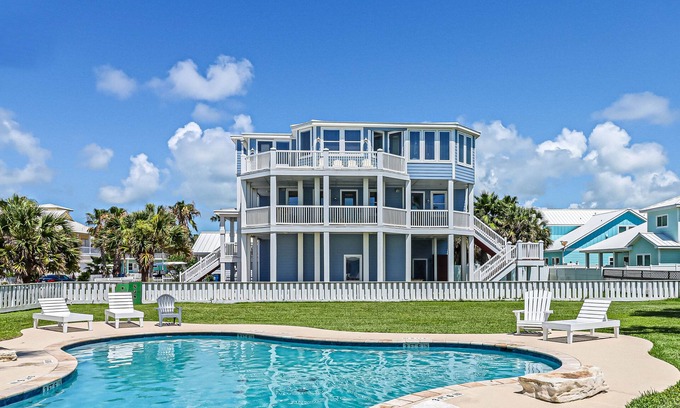 Port Aransas House | A Shore Thing - Overlooking Pool/Ocean Views to South/Bay View to North
