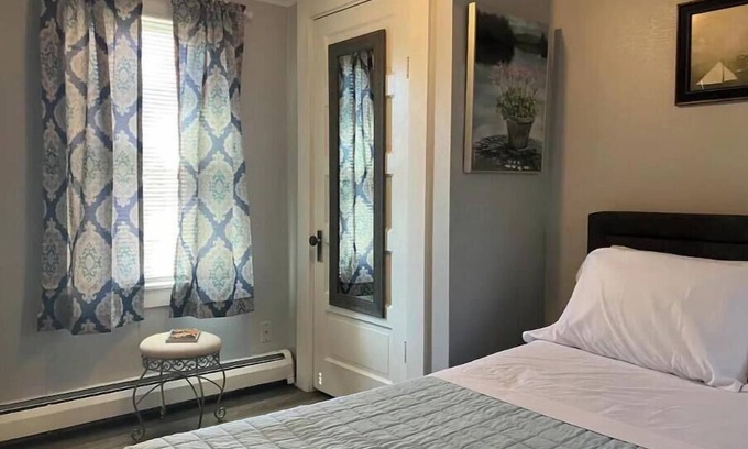 Dover Apartment | A Skip to Portsmouth-UNH-Durham