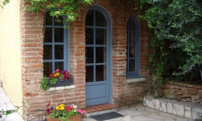 Espira de l'Agly Apartment | A small romantic Gite set in its own private garden.