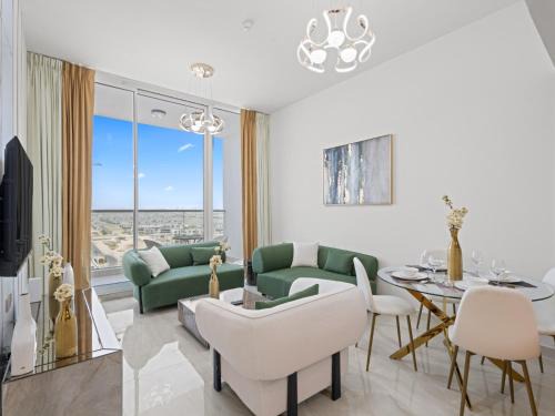 Dubai Apartment | A Sophisticated 2BR Stay w Study in Gemz-9