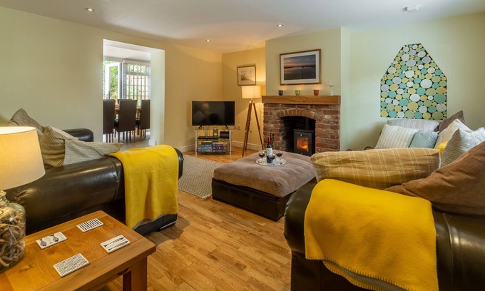 Docking Cottage | A spacious four bedroom dog friendly cottage in the charming village of Docking.