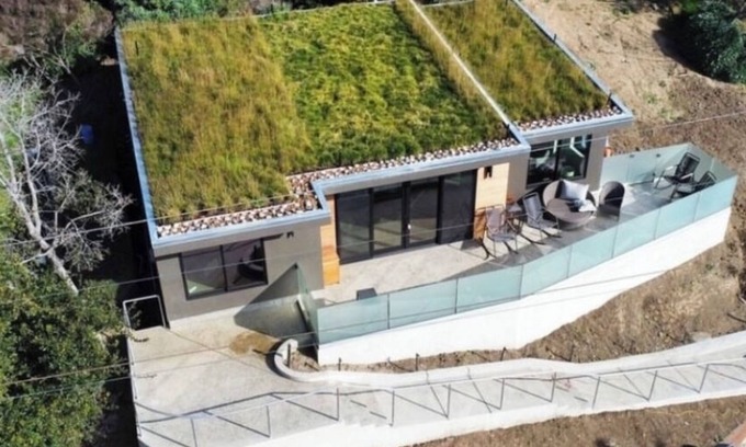 Point Richmond House | A spectacular home with a three bridge view out the Golden Gate.