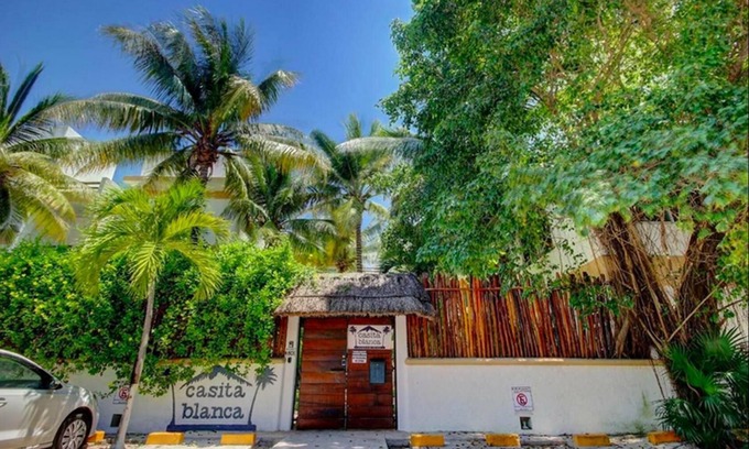 Puerto Morelos Villa | A stand alone villa located in front of the beautiful turquoise water
