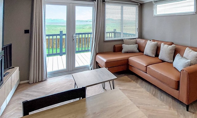 Berwick-upon-Tweed House | A stunning 12-foot home with open-plan living.
