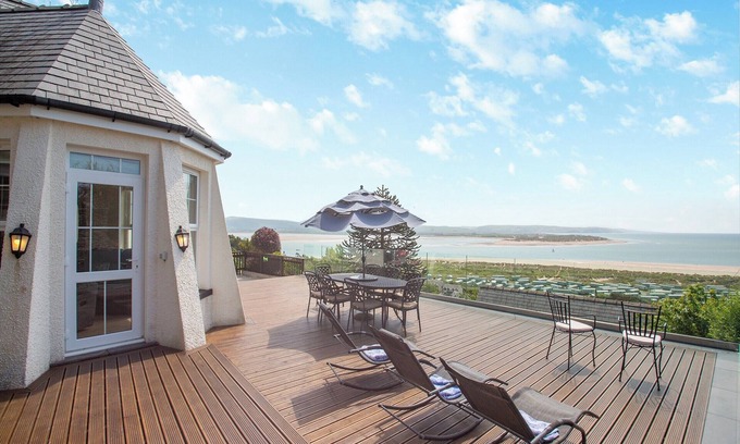 Aberdovey Cottage | A stunning holiday home in the much-loved Welsh seaside village of Aberdovey.