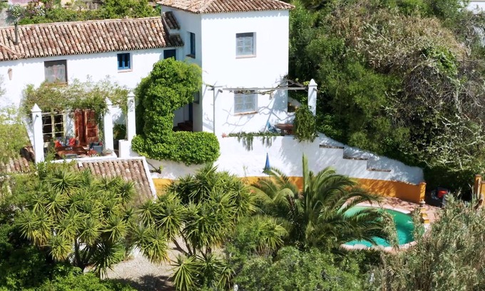 Montecorto Villa | A stylishly converted farmhouse close to Ronda with included daily housekeeping