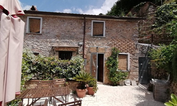 Camaiore House | A terrace on the sea
