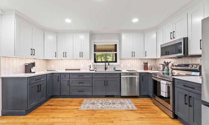 Salesville House | A Touch of Salt Fork. 2 King, 3 Queen, twin bunk beds