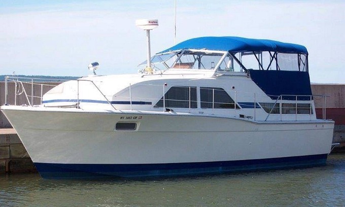 Bayfield Boat Rental | A vacation you won't forget, stay on a 35 foot boat!