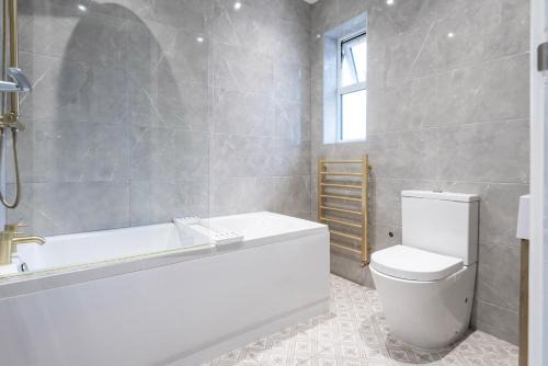 Merton House | A wonderful and spacious house in a charming road