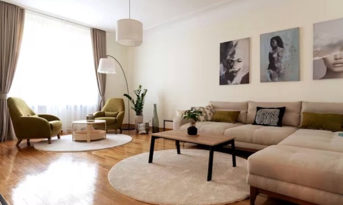 Stari Grad Apartment | A wonderful large apartment in the heart of the historical center.