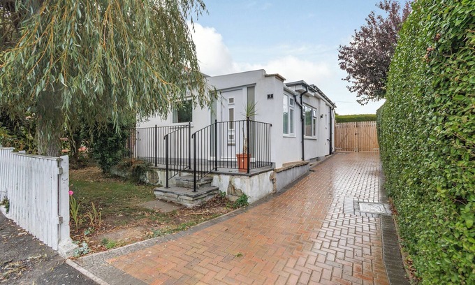 Sewerby Cottage | A wonderful two bedroom modern bungalow with a large enclosed garden.