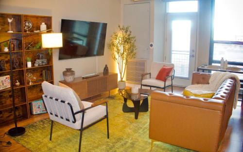 Old West Side Apartment | A2 Gem Everything U of M & More!