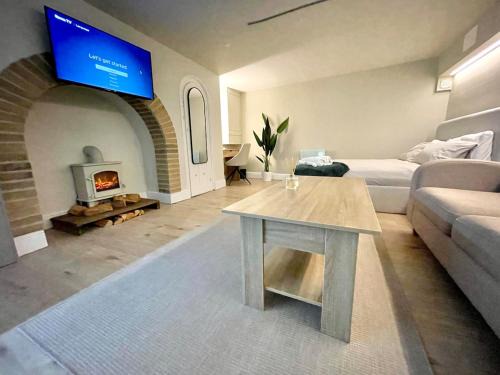 Luton Apartment | A2 HighTown Apartment, Steps from Luton Train Station