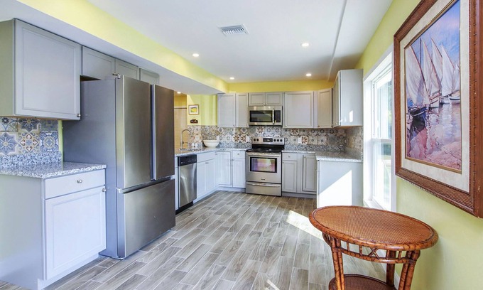Saint James City House | Aaliyah`s and Amina`s Tropical Retreat - Pine Island St James City Florida