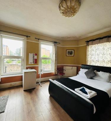 Poole Apartment | 'Aandal House' Bournemouth'