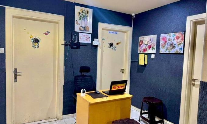 Al Mankhool House | AAVHR Youth Holiday Home Near Burjuman Metro Station