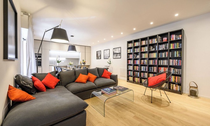 Historic Center Apartment | AB Plus - via Sant'Isaia 102