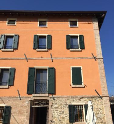 Quattro Castella Apartment | Ababo Affittacamere