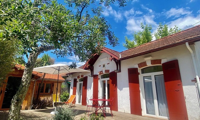 Arcachon House | Abatilles" neighborhood, pretty Arcachon village near beaches, forest, Moulleau.