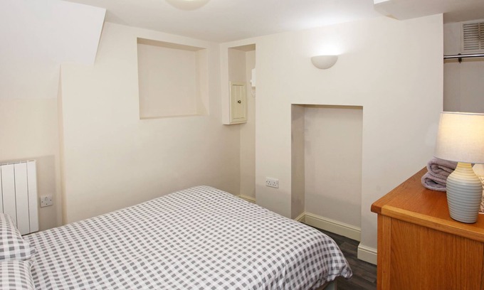 Shrewsbury Apartment | Abbey Foregate - Basement Apartment