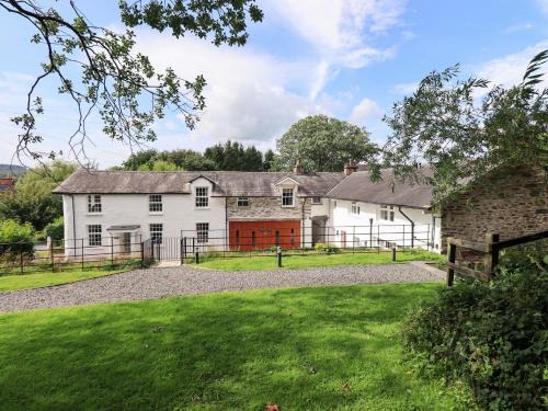 Penny Bridge House | Abbots Reading Mews 1
