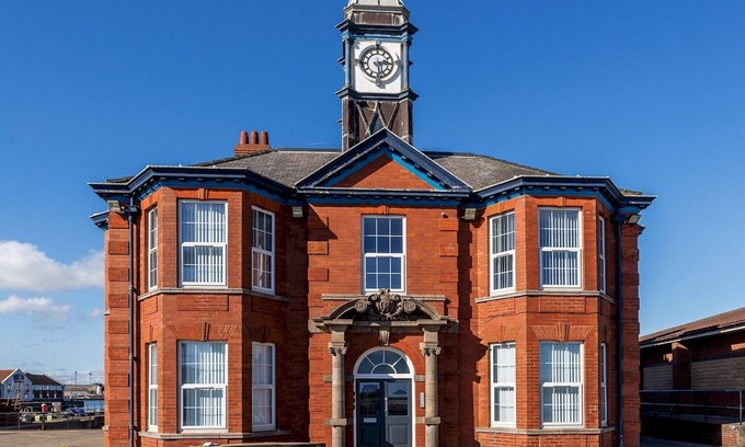 Hartlepool Apartment | Abdiel 6 · Stylish 1st-Floor Retreat by Hartlepool Marina | Pass the Keys