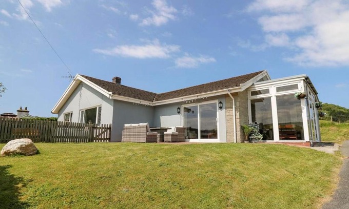 Llandre House | Aberceiro Bungalow