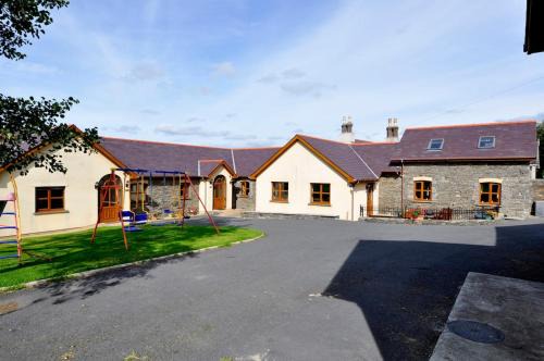 Aberystwyth House | Aberystwyth Cottages - DINAS