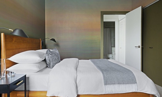 Downtown Pittsburgh Apartment | Abode | The Pennsylvanian | 1-Bedroom Suite