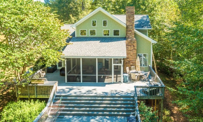 Macon Apartment | Absolute Dream, Prime Location: Pool Table & Sauna