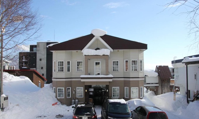 Hirafu Cabin | Absolute Niseko Lodge