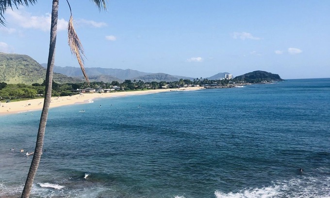 Makaha Apartment | ❤️Absolutely Amazing Studio ❤️ Quiet oceanside of building. Fully renovated 2021