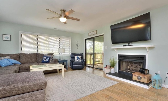 Caswell Beach Condo | Absolutely Beautiful 3BR/2BA, Caswell Beach Condo-POOL & Golf-Sleeps8