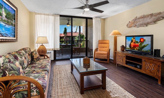 Historic Kailua Village Condo | 🏖️AC | Easy Walk to Restaurants Shopping | Concierge Included