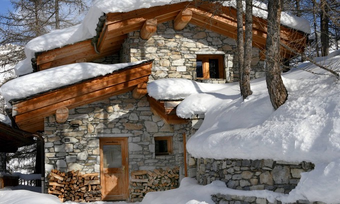 Val-d'Isere Ski Chalet | Access skis on foot, center of Val d'Isère on foot, space, calm and comfort -