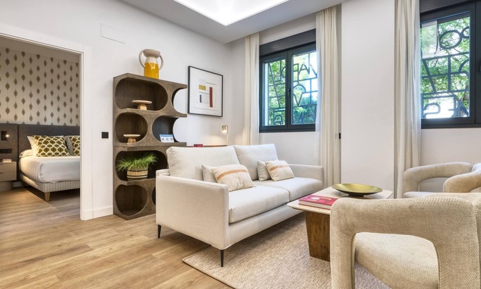 La Buhaira Apartment | Accessible Ground-Floor Apartment for Couples with parking