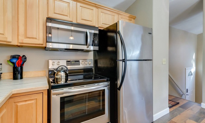 Sand Lake Apartment | Accommodating Anchorage Abode < 1 Mi to Jewel Lake