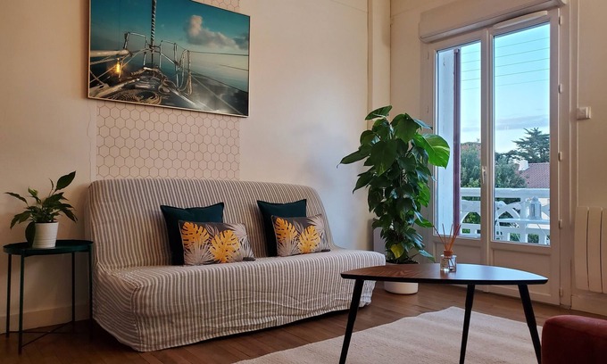 Le Cormier Apartment | Accommodation with sea view near Pornic: At the Water's'Edge