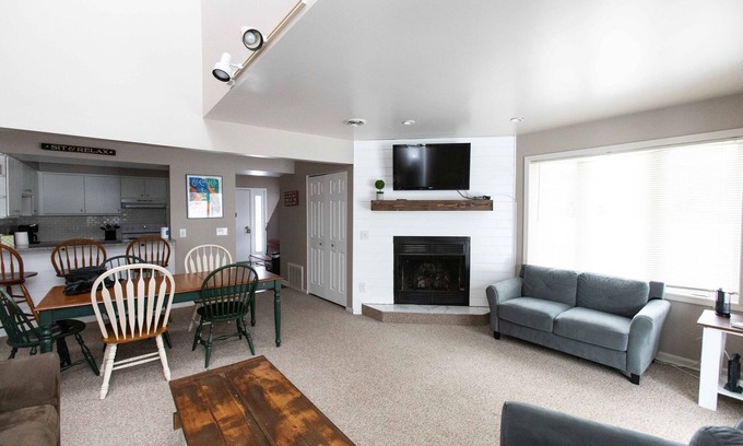 Ellicottville House | Across from Holiday Valley, sleeps 10, entire TH, walk to VLG, CLEAN, updated