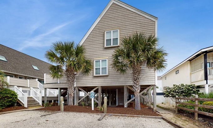 Ocean Isle Beach Condo | Across the street from beach access with pool & alfresco deck - dog-friendly