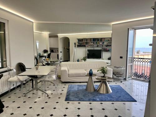 Sturla Apartment | AD Home Mare - frontemare, 1 minuto dalla spiaggia