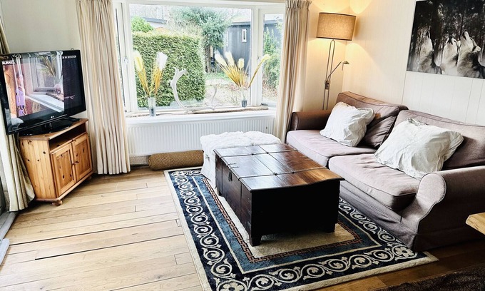 Krachtighuizen Cottage | aday - Cottage with 1 bedroom and office