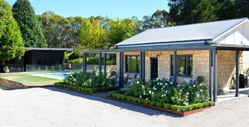 Summertown Villa | Adelaide Hills luxury cottage spectacular views